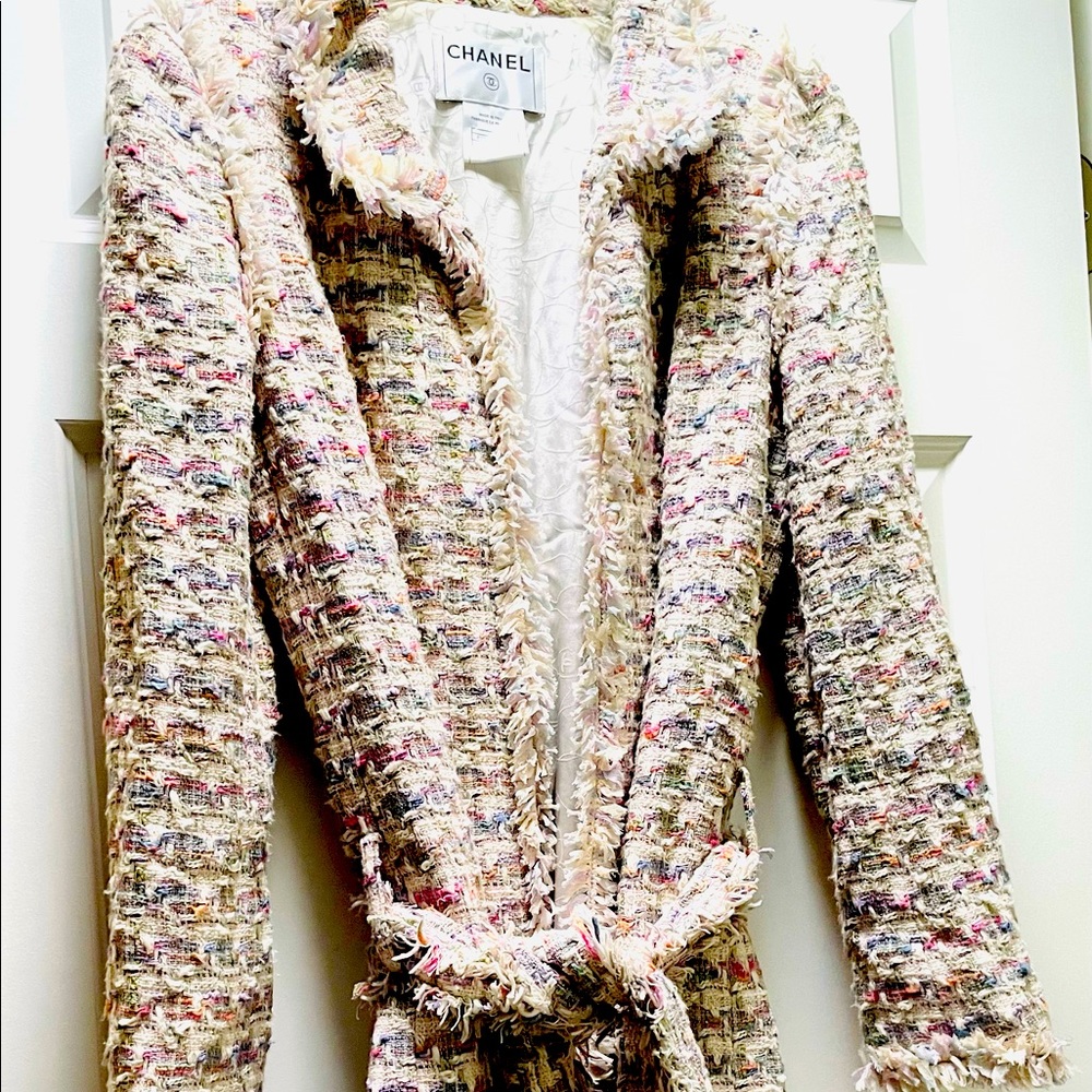 Vintage CHANEL Pastel purple and pink boucle tweed jacket with fringe belt